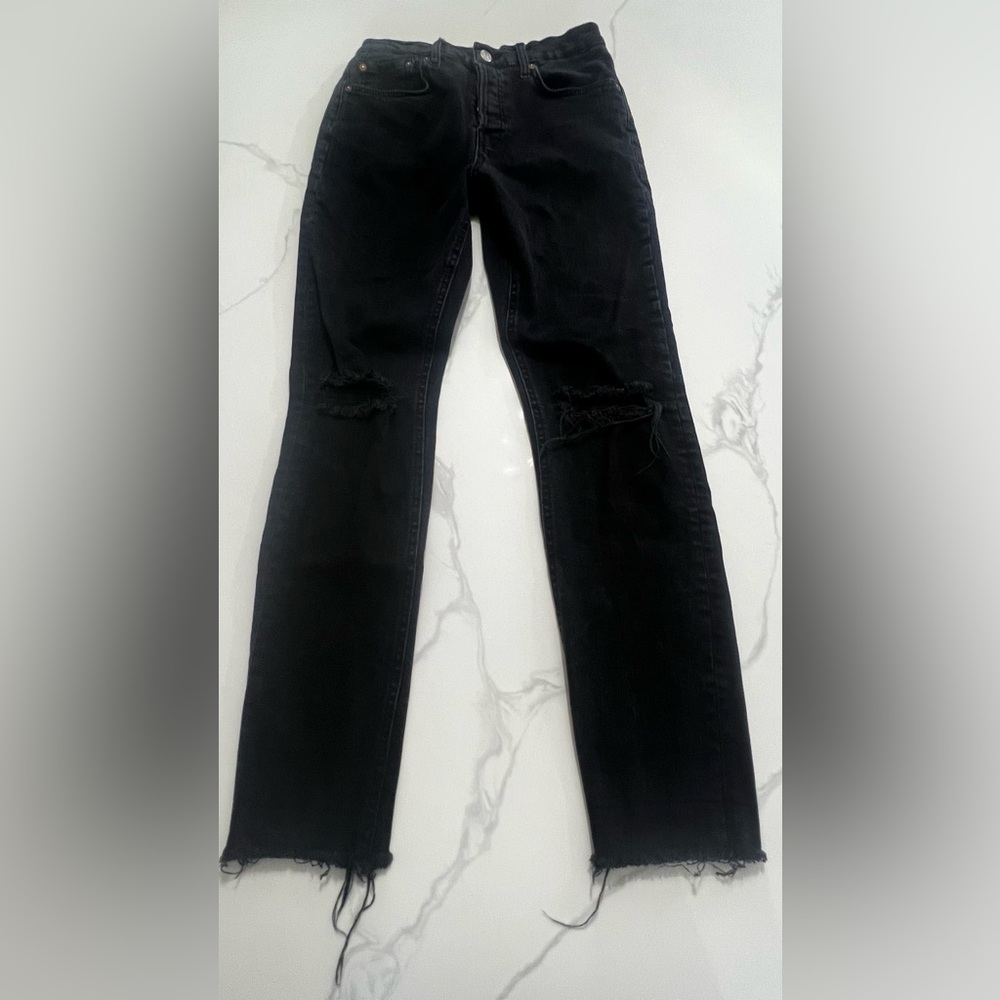 Euc WE THE FREE black wash distressed skinny jeans size 29